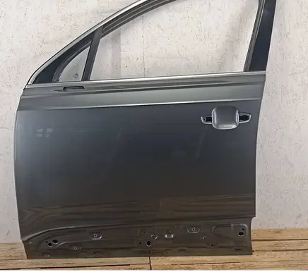 Audi Q7 4M Front door