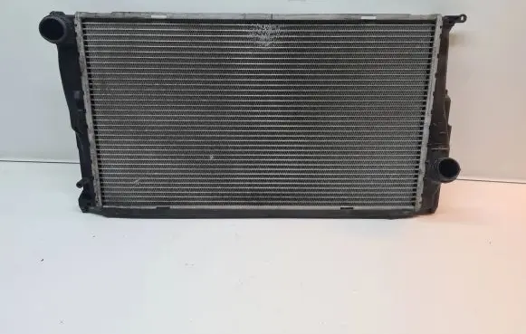 BMW 3 E90 E91 Coolant radiator 781025802 35804713694000 4096431