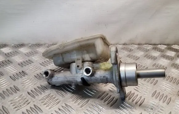 Renault Trafic III (X82) Master brake cylinder 460910323R 93868495