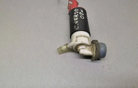 Toyota Corolla Verso AR10 Windscreen/windshield washer pump