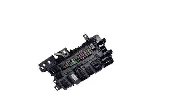 Ford Mustang VI Fuse module JR3T15604HFH JR3T15604