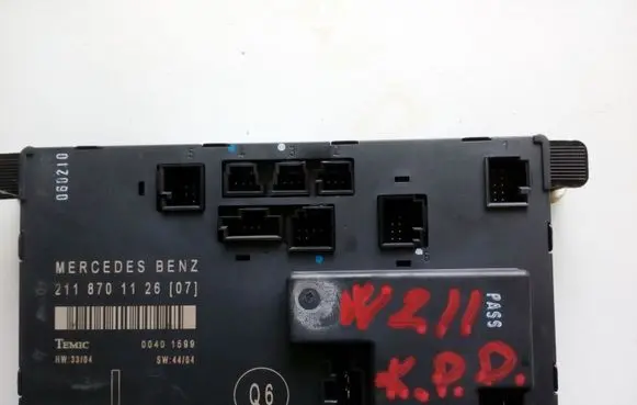 Mercedes-Benz E W211 Comfort/convenience module 2118701126