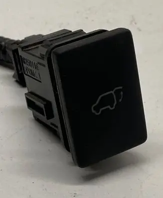 Toyota RAV 4 (XA40) Tailgate/trunk/boot open switch 15B116