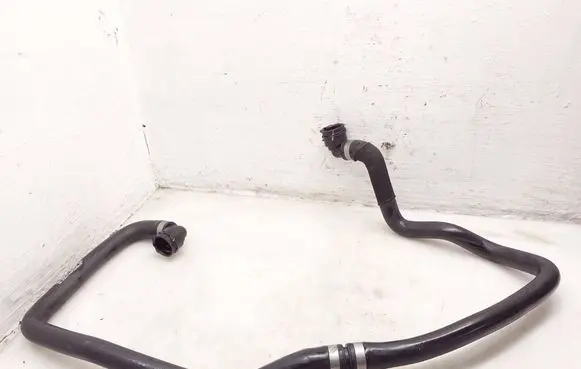 Mercedes-Benz C W205 Electric car engine cooling hoses/pipes A2055018984