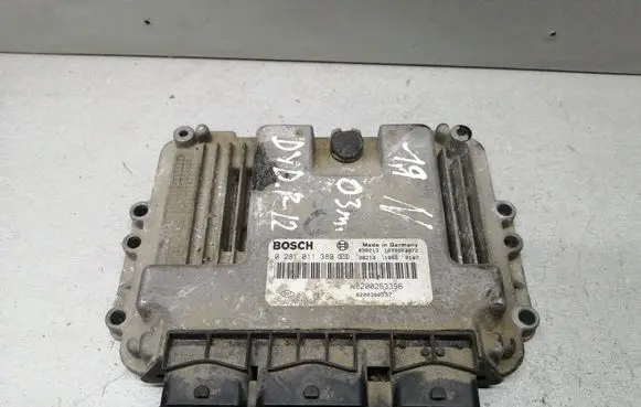 Renault Megane II Engine control unit/module 8200263396 0281011389