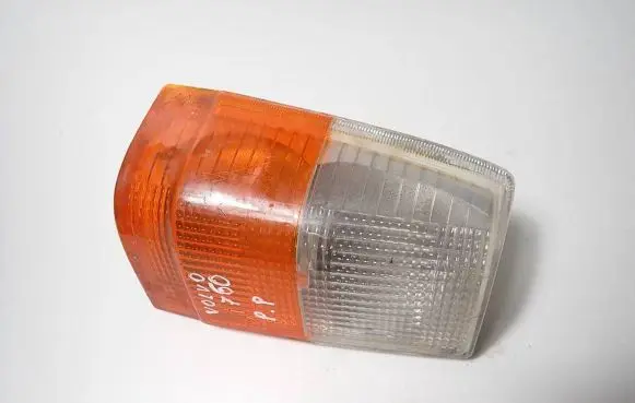 Volvo 760 Front indicator light