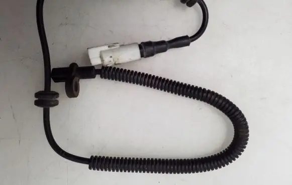 Ford Focus ABS rear brake sensor 98AG2B372CC