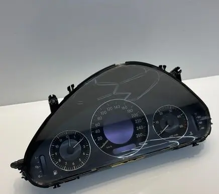 Speedometer (instrument cluster)