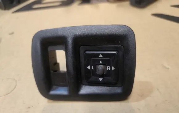 Chrysler Voyager Wing mirror switch 4685065
