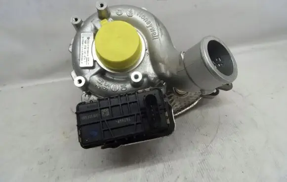 Audi Q7 4M Turbo 059145873T
