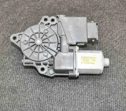 KIA Ceed Front door window regulator motor 82460A2010