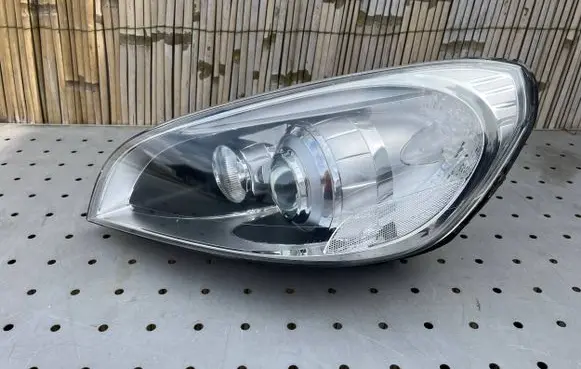 Volvo V60 Headlight/headlamp 31383062 89907389