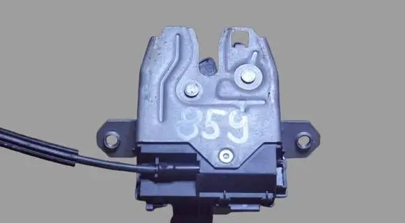Jaguar XF X250 Tailgate/trunk/boot lock/catch/latch 6W83-442A66-CD