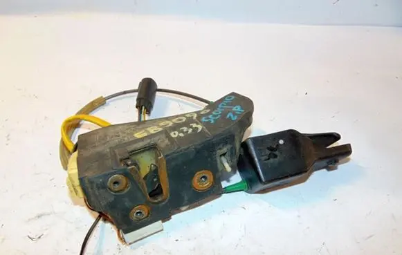 Ford Scorpio Rear door lock 6933256 2GBA26412DB 92GBA22600AA
