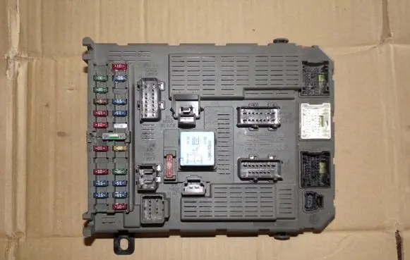 Citroen C5 Fuse module