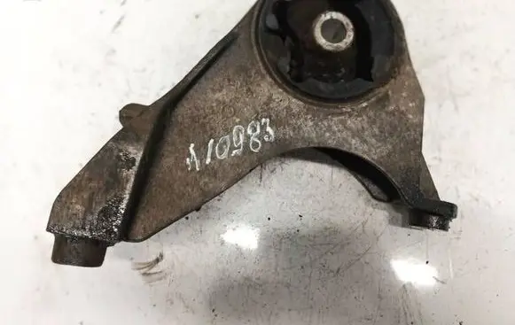 Chevrolet Captiva Engine mount bracket x04140