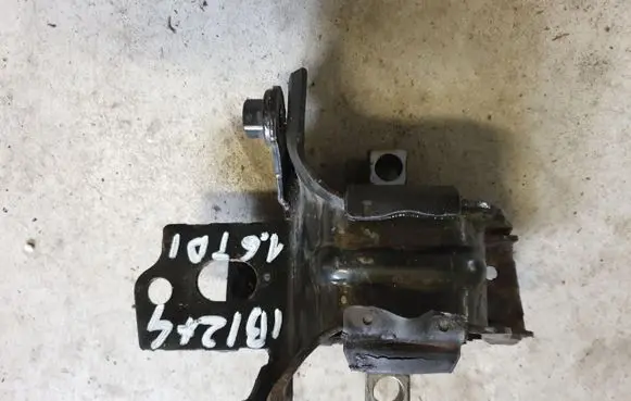 Seat Ibiza IV (6J,6P) Gearbox mounting bracket 