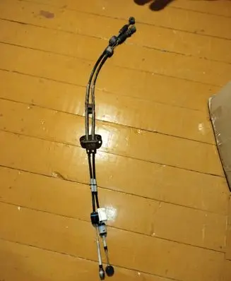 Volvo C30 Gear shift cable linkage 31256780