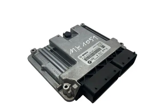 BMW 3 F30 F35 F31 Engine control unit/module 8517874 0281018506