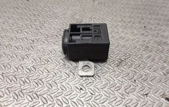 Audi A6 S6 C6 4F Battery relay fuse 4F0915519