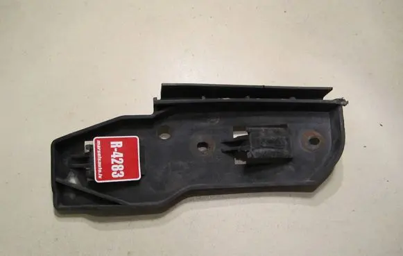 Front bumper mounting bracket