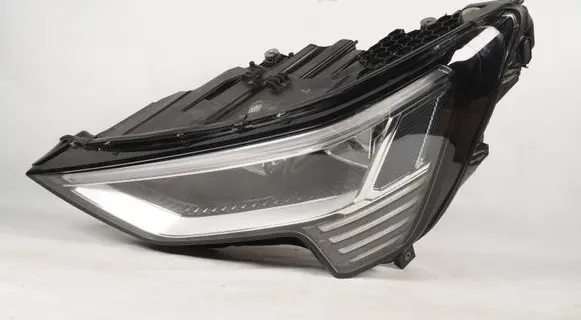 Audi E-tron GT Headlight/headlamp 4KE941039