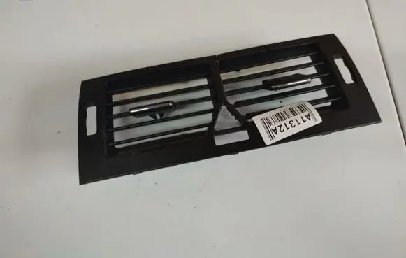 Mercedes-Benz A W169 Dash center air vent grill 