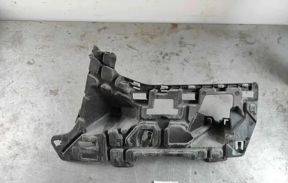Volvo XC90 Front bumper mounting bracket 31353370