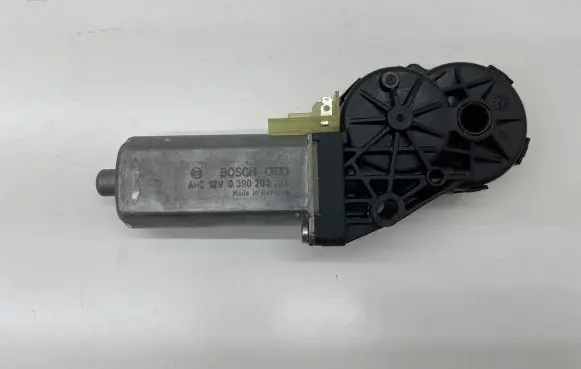 Volkswagen PASSAT B6 Seat adjustment motor 0390203224