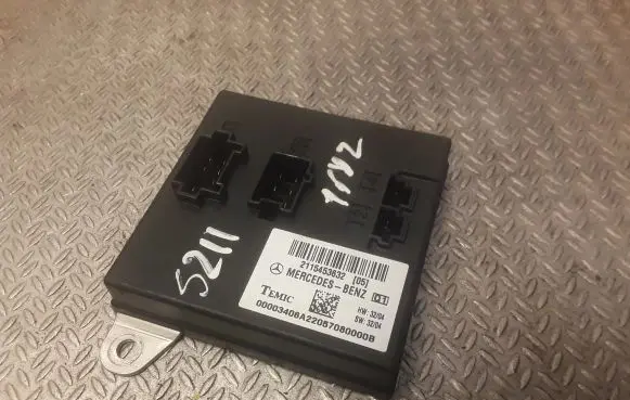 Mercedes-Benz E W211 Central body control module 2115453632 A2115453632