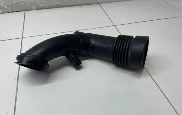 Peugeot 308 Air intake hose/pipe 9810921180