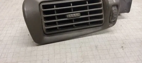 Volvo S60 Dash center air vent grill 9158448