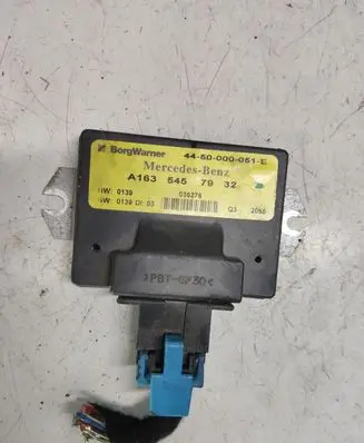 Mercedes-Benz ML W163 Transfer box differential control unit A1635457932
