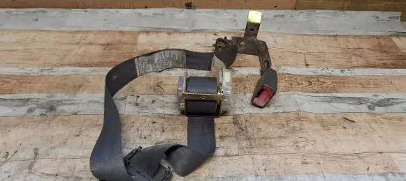 Lexus ES 250 - 300 - 330 Middle seatbelt (rear) 