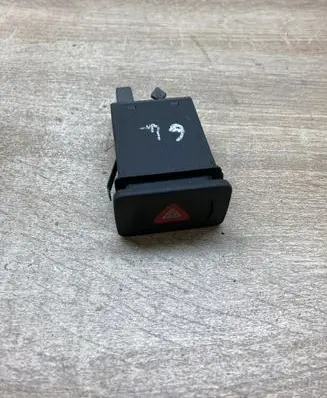 Volkswagen Golf IV Hazard light switch 1J0953235J