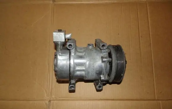 Mazda 2 Air conditioning (A/C) compressor (pump) 2S6119D629AE