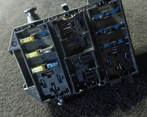 Renault Espace IV Fuse module