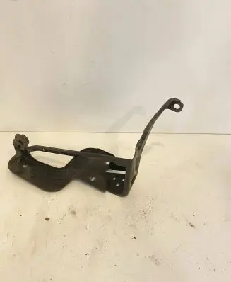 Audi A6 S6 C6 4F Intercooler pipe mounting bracket 4F0145814