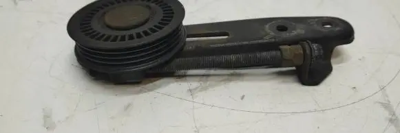 Subaru Forester SG Generator/alternator belt tensioner