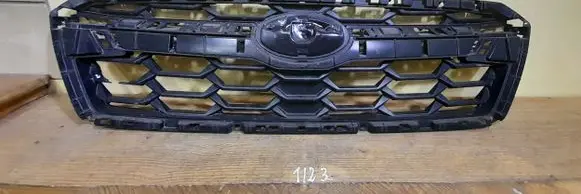 Subaru XV I Front bumper upper radiator grill 056468168