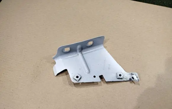 Renault Master III Fender mounting bracket 641C30003R