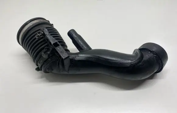 BMW X3 E83 Turbo air intake inlet pipe/hose 11564310