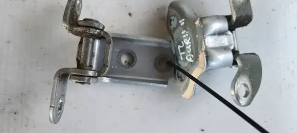 Toyota Auris E180 Loading door hinge set 42879112397