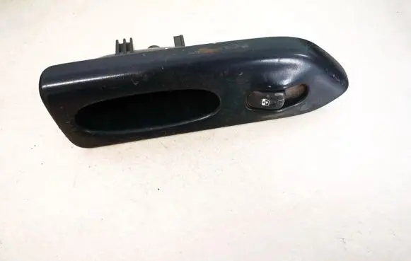 Renault Laguna I Electric window control switch 7701699606