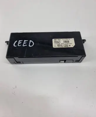 KIA Ceed Aerial antenna amplifier 96240J7000