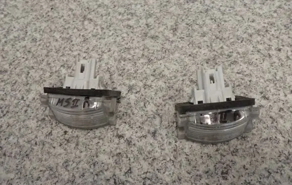 Mazda 2 Number plate light