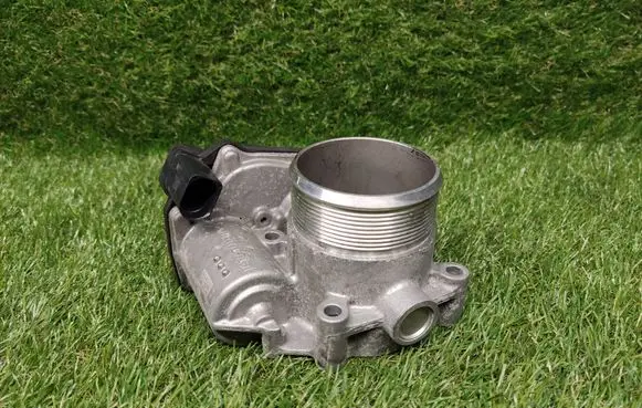 Audi A4 S4 B8 8K Throttle valve 06F133062Q A2C53390403