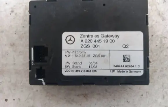 Mercedes-Benz S W220 Gateway control module A2204451900 A2115403545