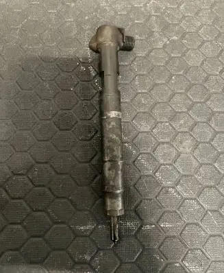 Mercedes-Benz E W212 Fuel injector A6510704987 28342997 1503301725826