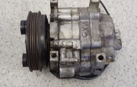 Mazda MX-3 Air conditioning (A/C) compressor (pump) 